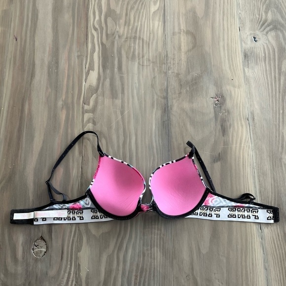 Pink Victoria’s Secret Wear Everywhere Push Up Bra size: 32C - Picture 10 of 12